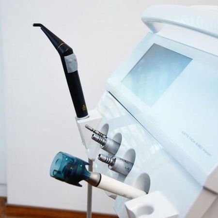 Detailaufnahme Werkzeuge Behandlungsstuhl