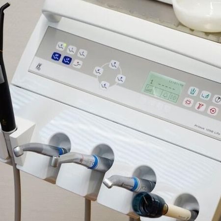 Detailaufnahme Werkzeuge Behandlungsstuhl